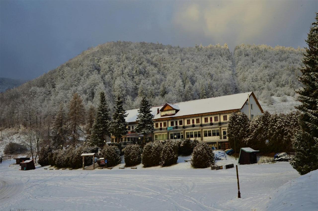 Hotel Priehrada Dedinky Dış mekan fotoğraf